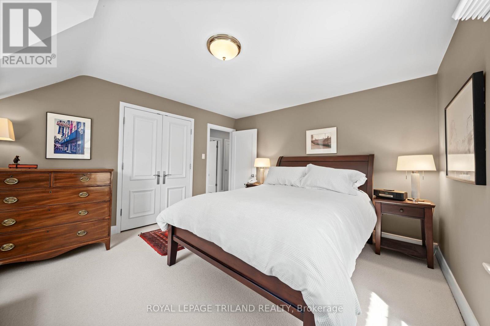 997 MAITLAND STREET - 24