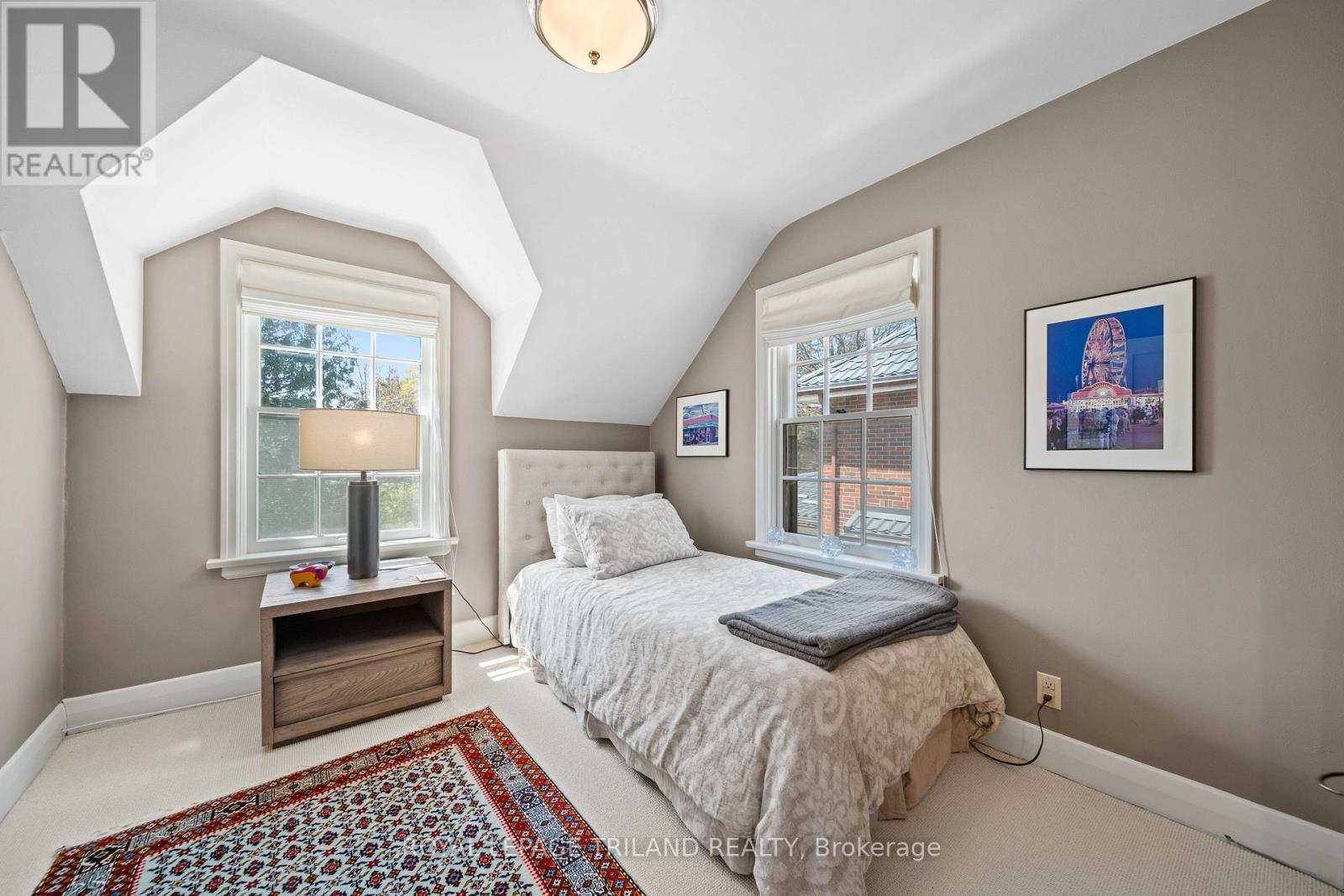997 MAITLAND STREET - 28