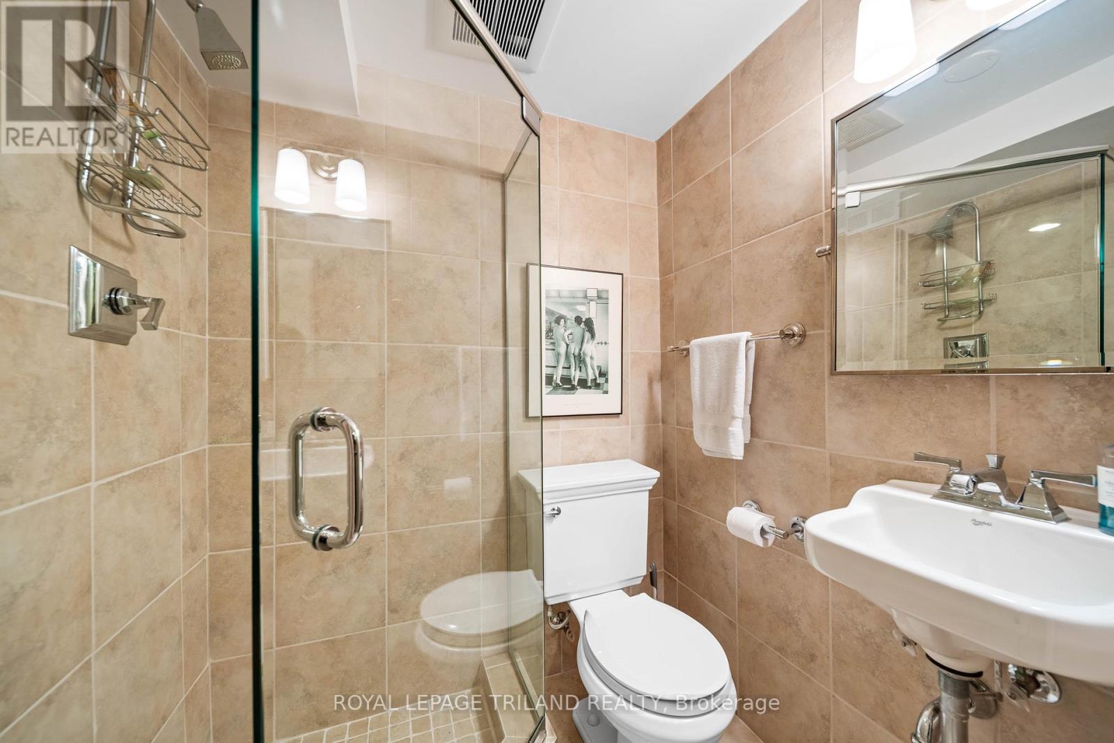 997 MAITLAND STREET - 34