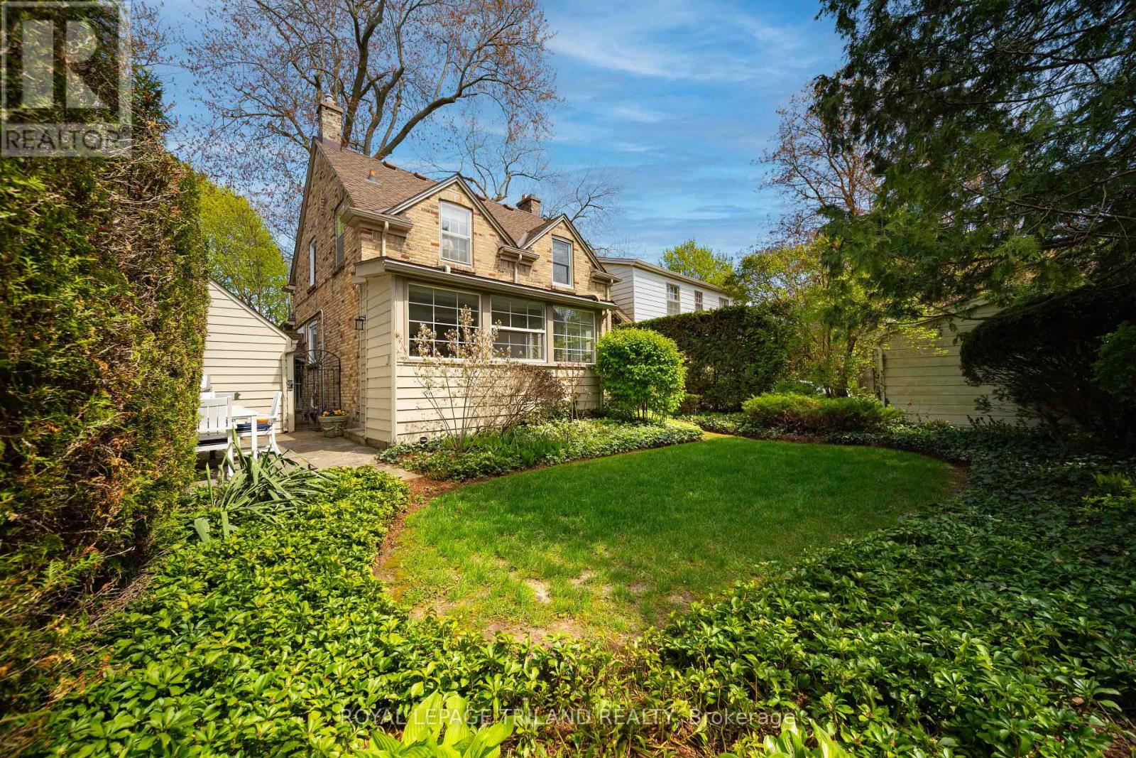 997 MAITLAND STREET - 42