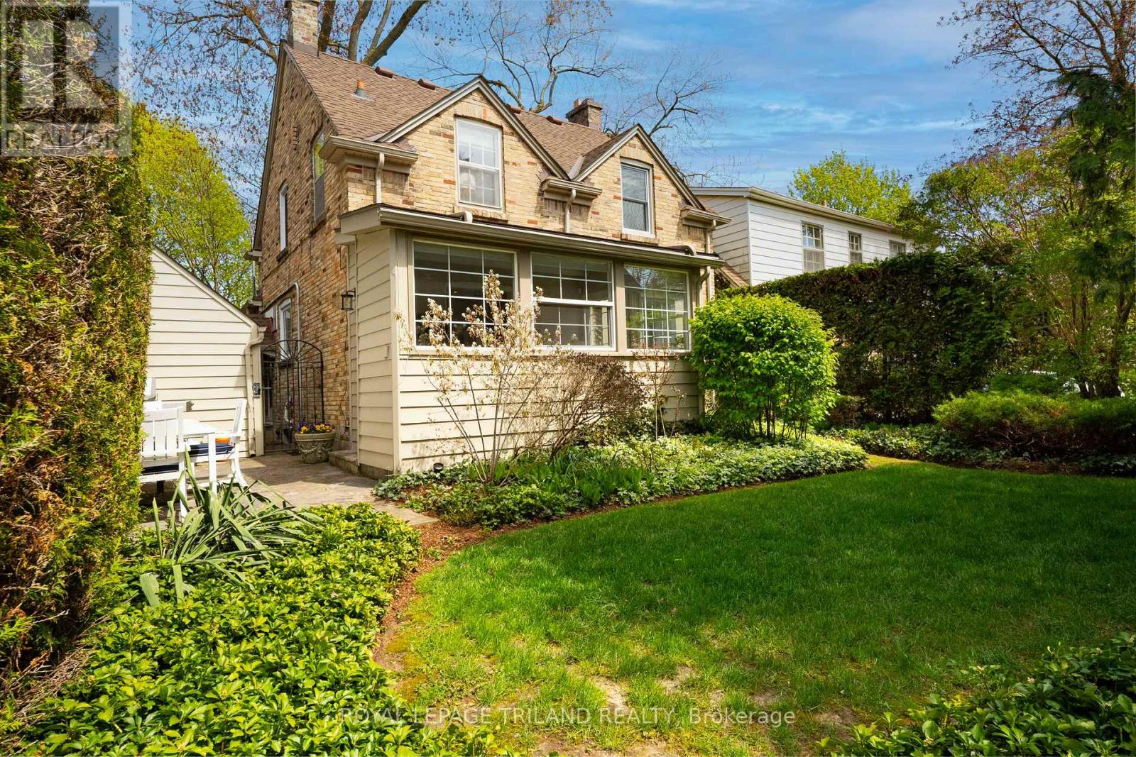 997 MAITLAND STREET - 43
