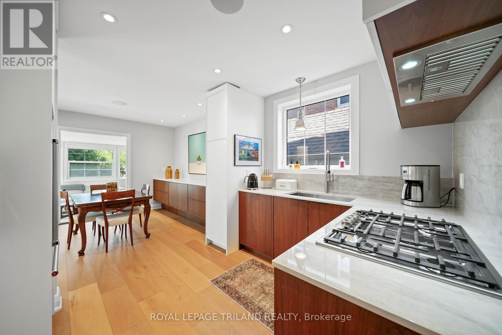 997 MAITLAND STREET - 5