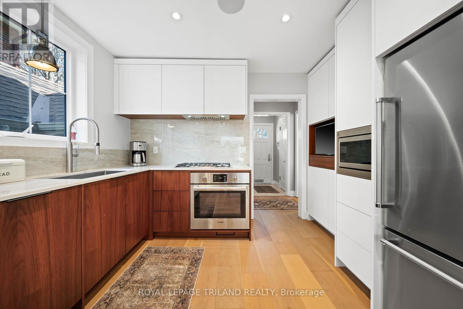 997 MAITLAND STREET - 7