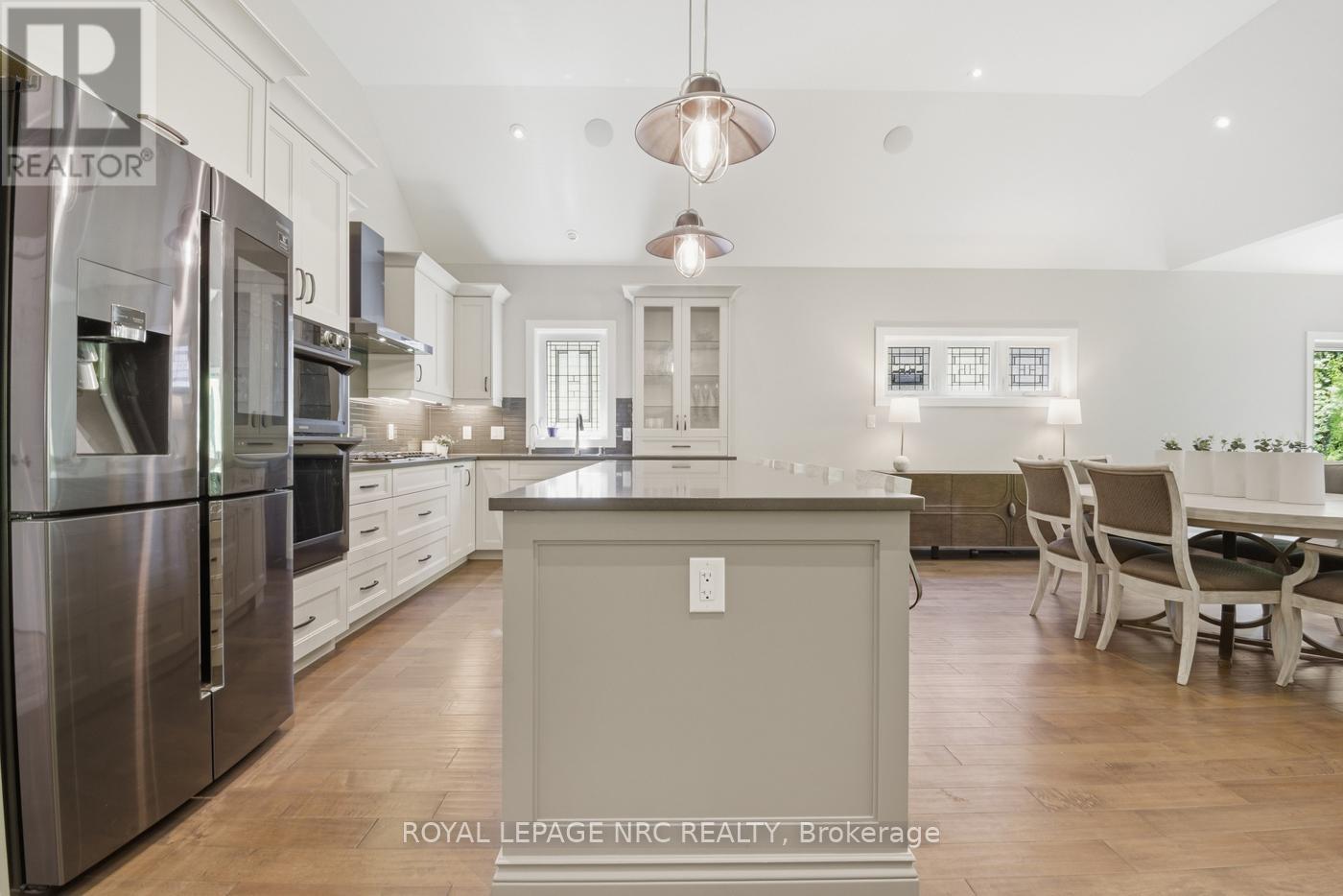81 BUTLERS DRIVE N - 18