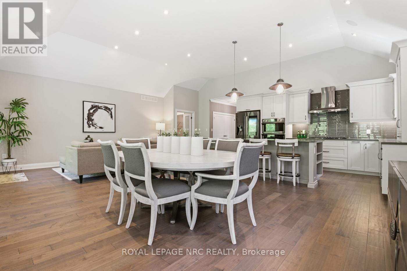 81 BUTLERS DRIVE N - 22