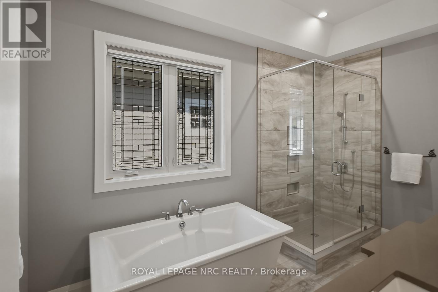 81 BUTLERS DRIVE N - 30