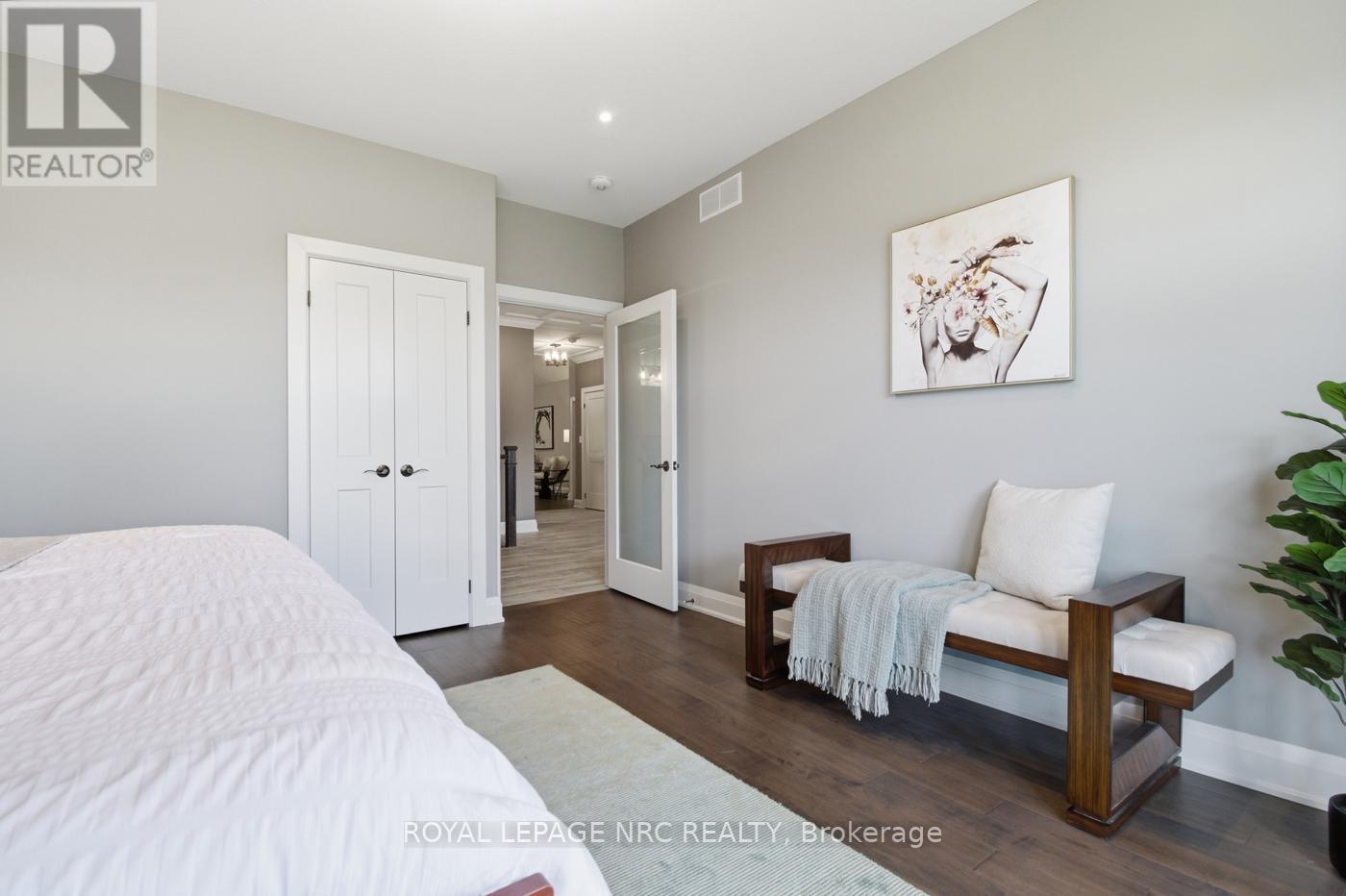 81 BUTLERS DRIVE N - 8