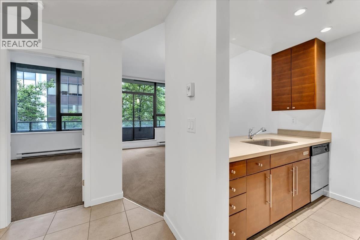 1 Bed, 1 Bath Condo for Sale in Vancouver – 313 1010 HOWE STREET, Vancouver – MLS# R3122275 - Image 3