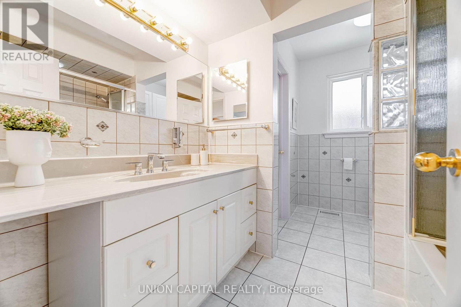 483 HUNTINGWOOD DRIVE - 24