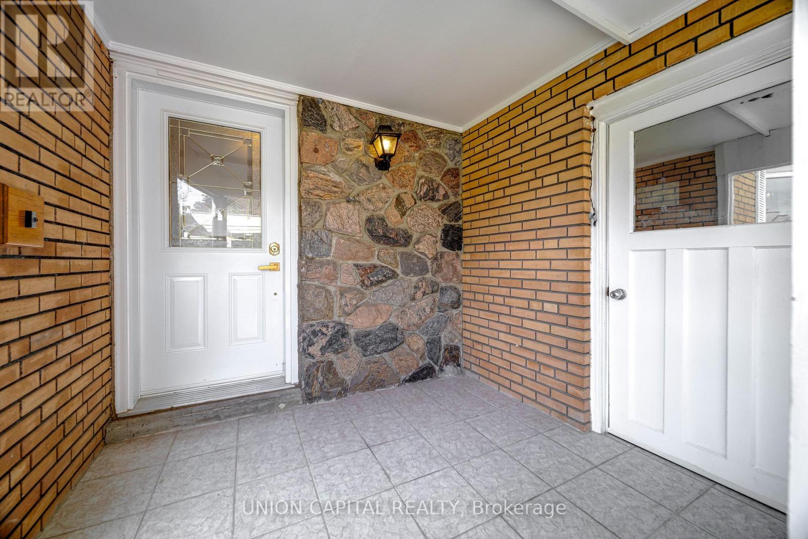 483 HUNTINGWOOD DRIVE - 3