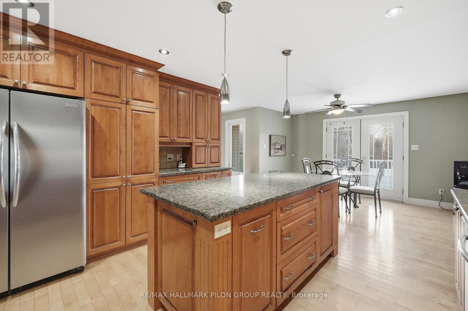 180 SOPHIE STREET - 7