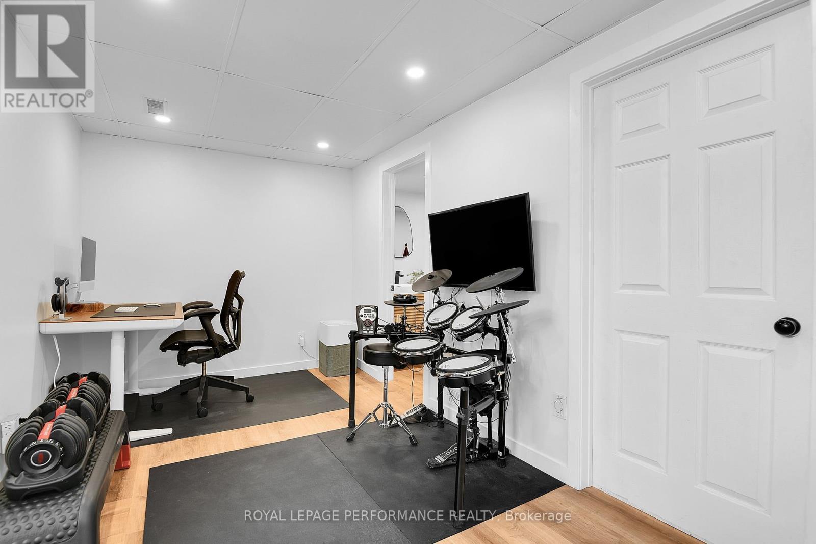 4310 SUNWOOD CRESCENT - 24