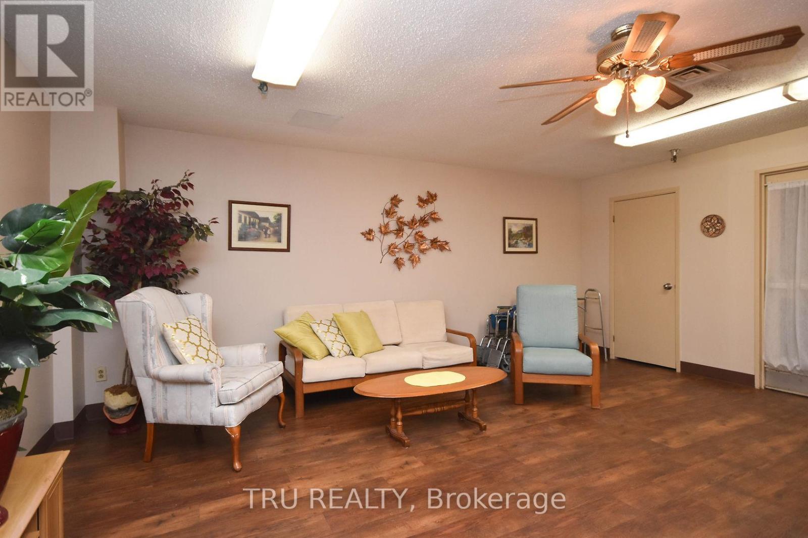 #807 1505 BASELINE ROAD - 25