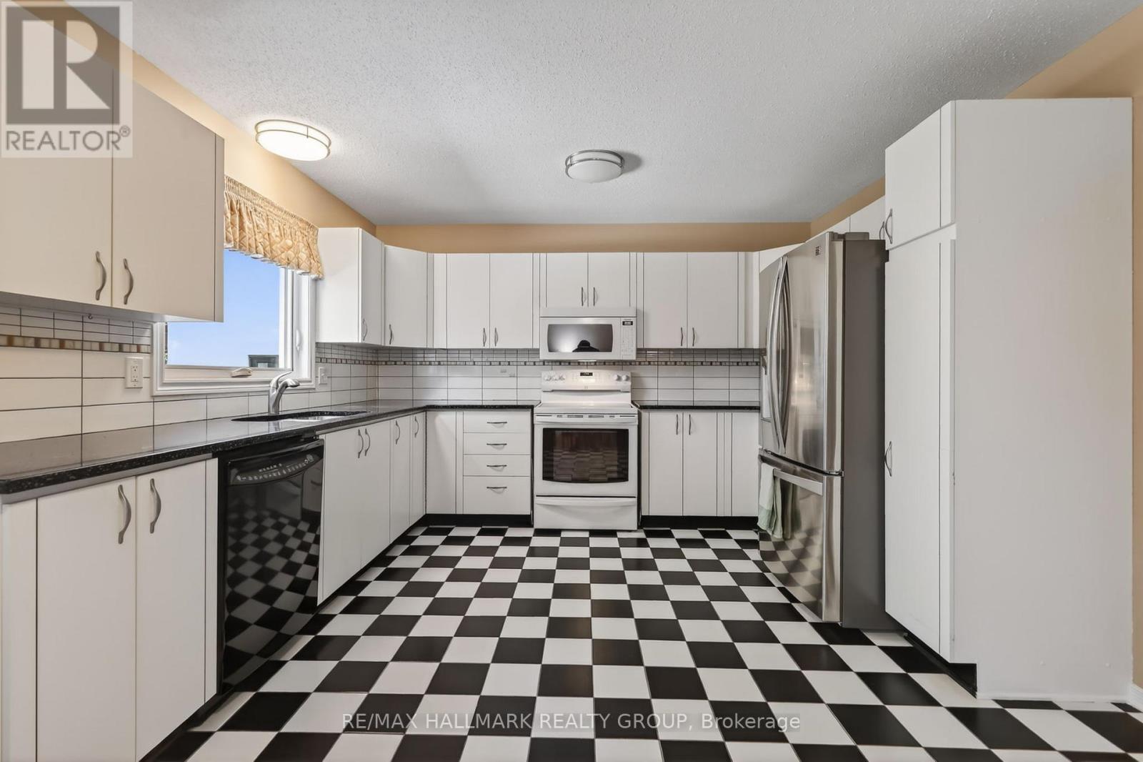307 BEECHGROVE AVENUE - 13