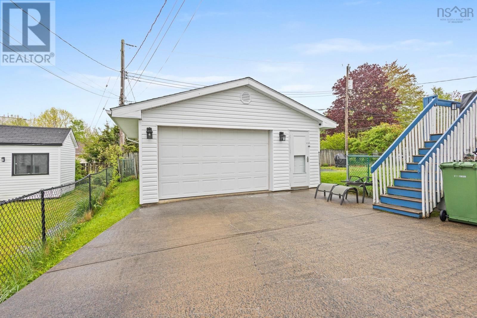 Property 3 of 24 of 79 Sapphire Crescent