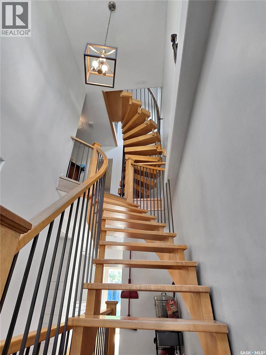 213 H AVENUE N - 10