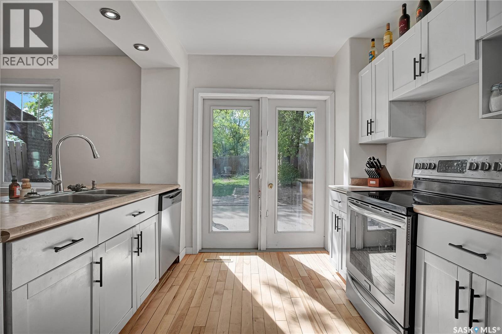 213 H AVENUE N - 8