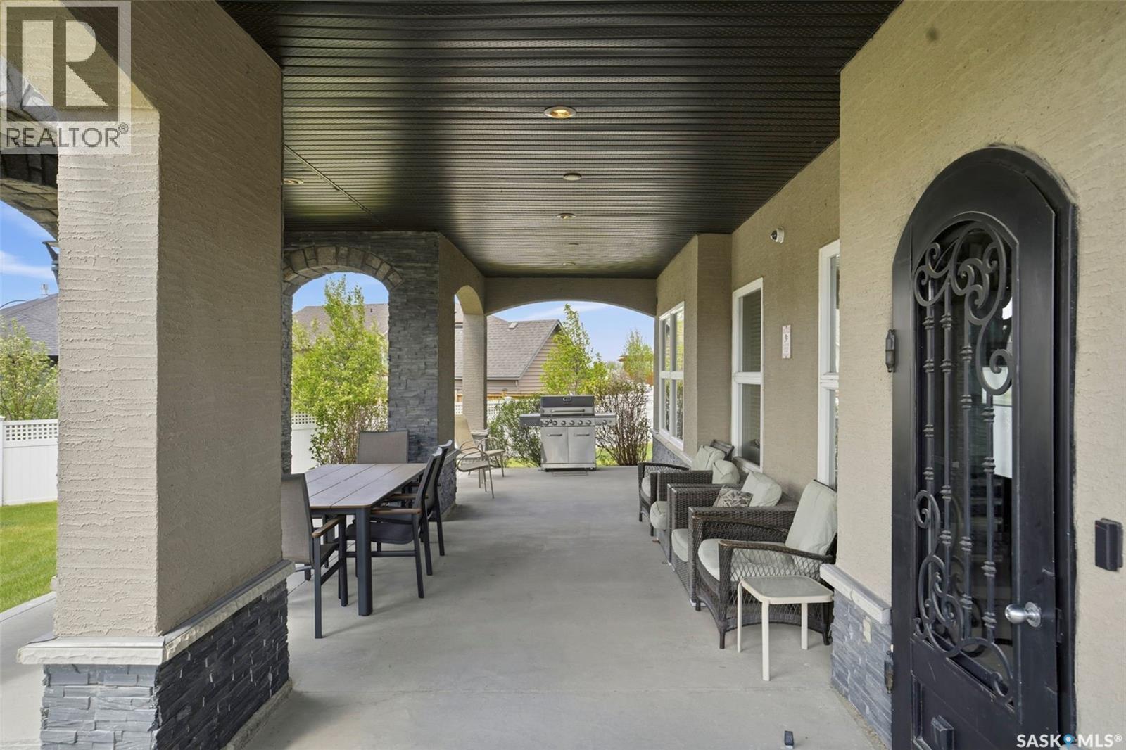 #712 1015 Patrick CRESCENT - 30