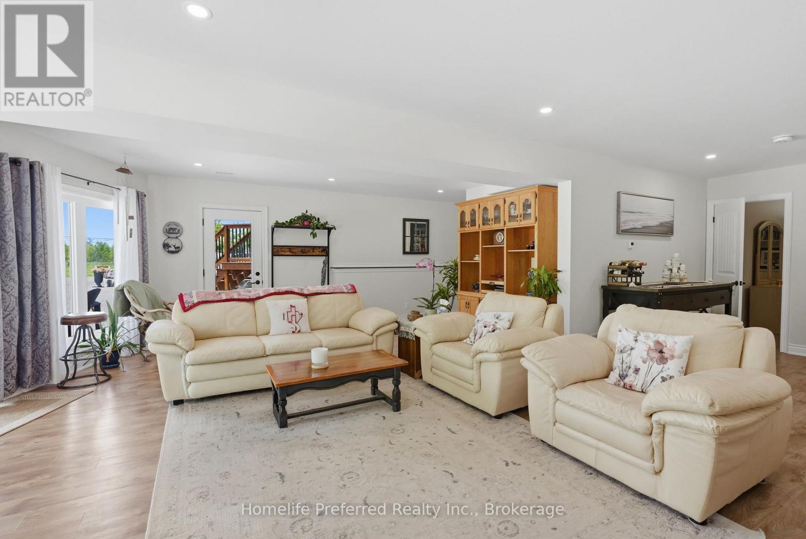 6070 28 HIGHWAY - 32