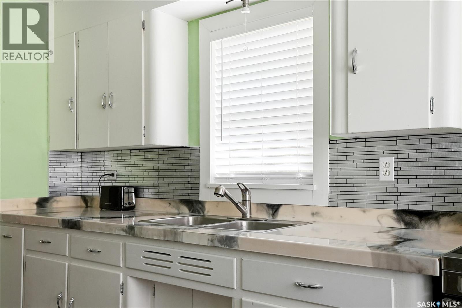 340 Charles STREET — photo 13