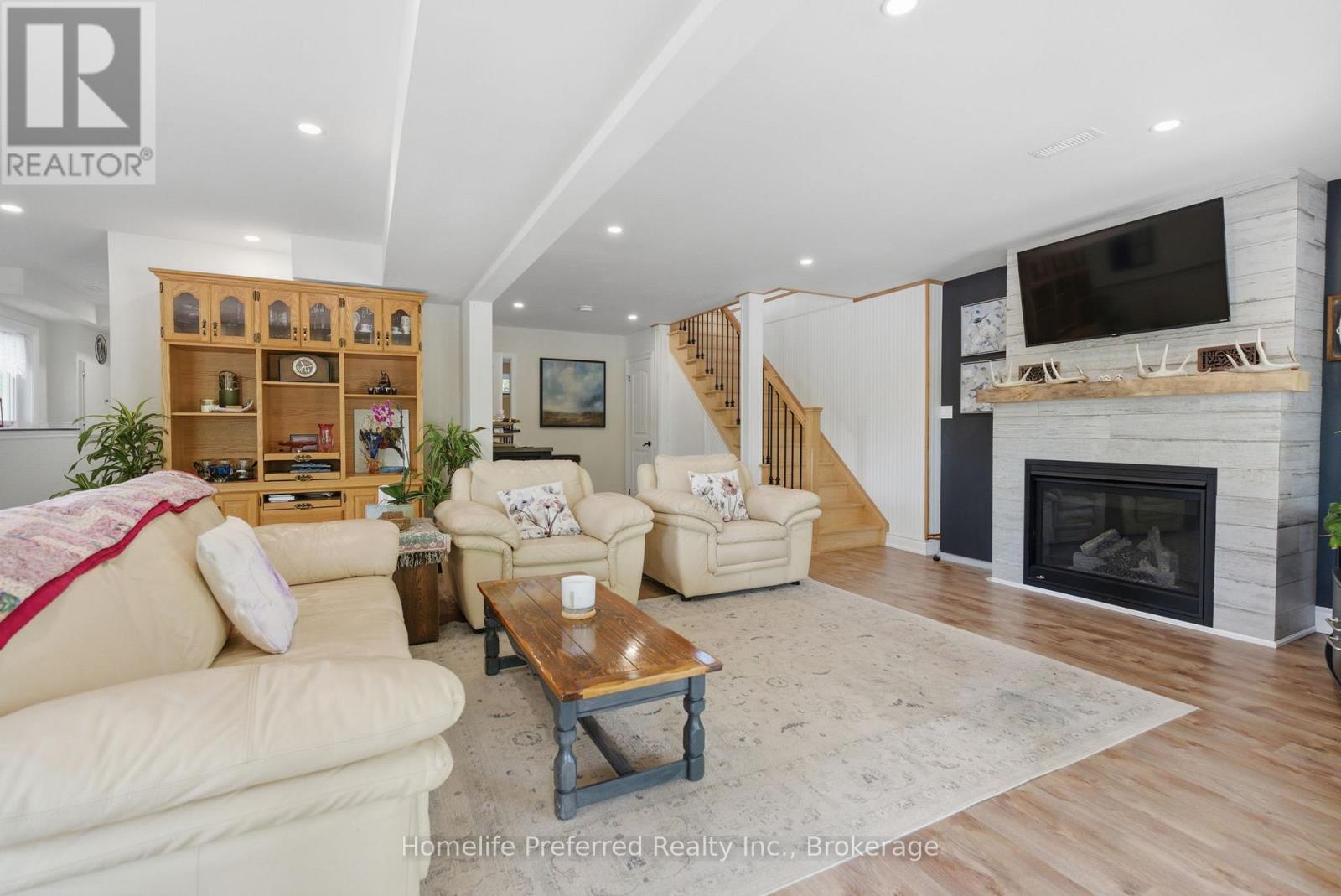 6070 28 HIGHWAY - 31
