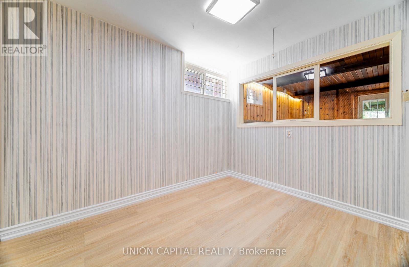 483 HUNTINGWOOD DRIVE - 29
