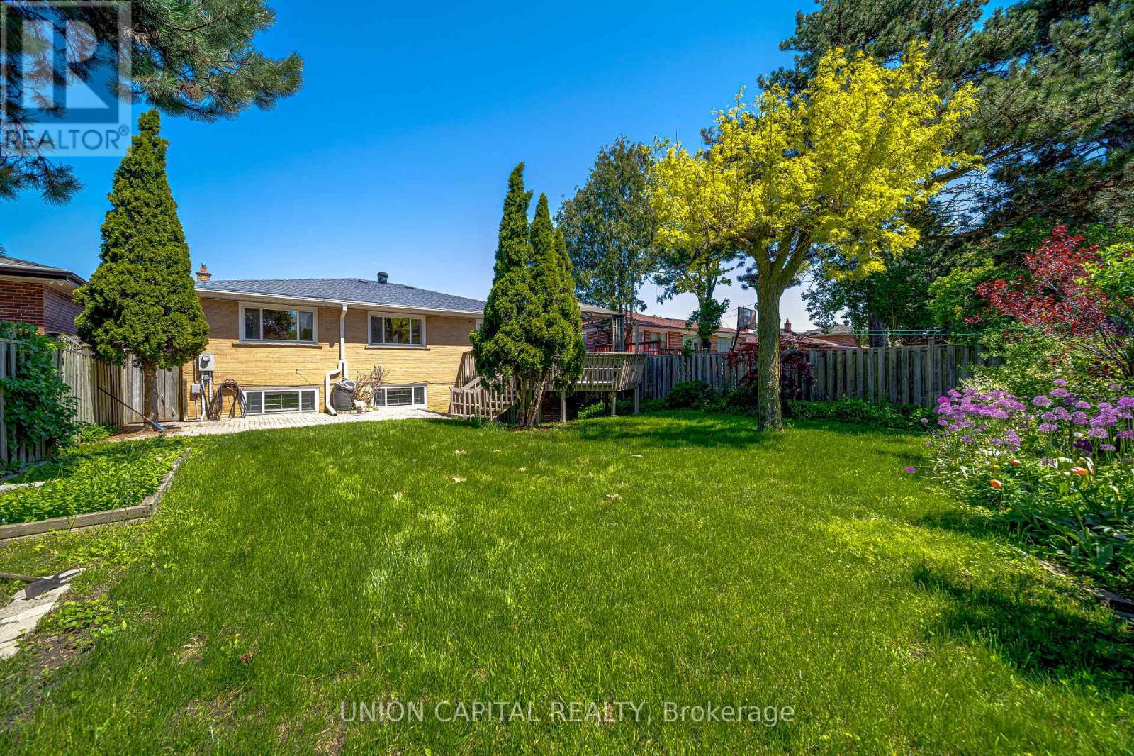 483 HUNTINGWOOD DRIVE - 41