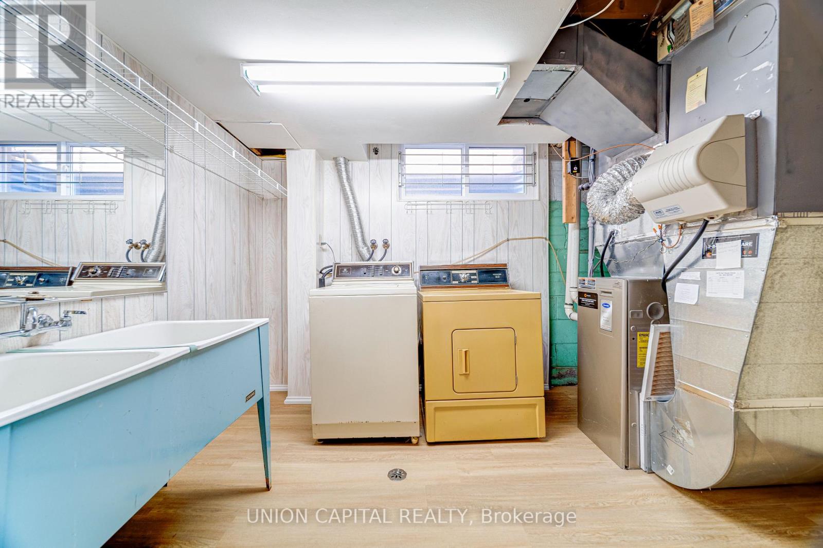 483 HUNTINGWOOD DRIVE - 27