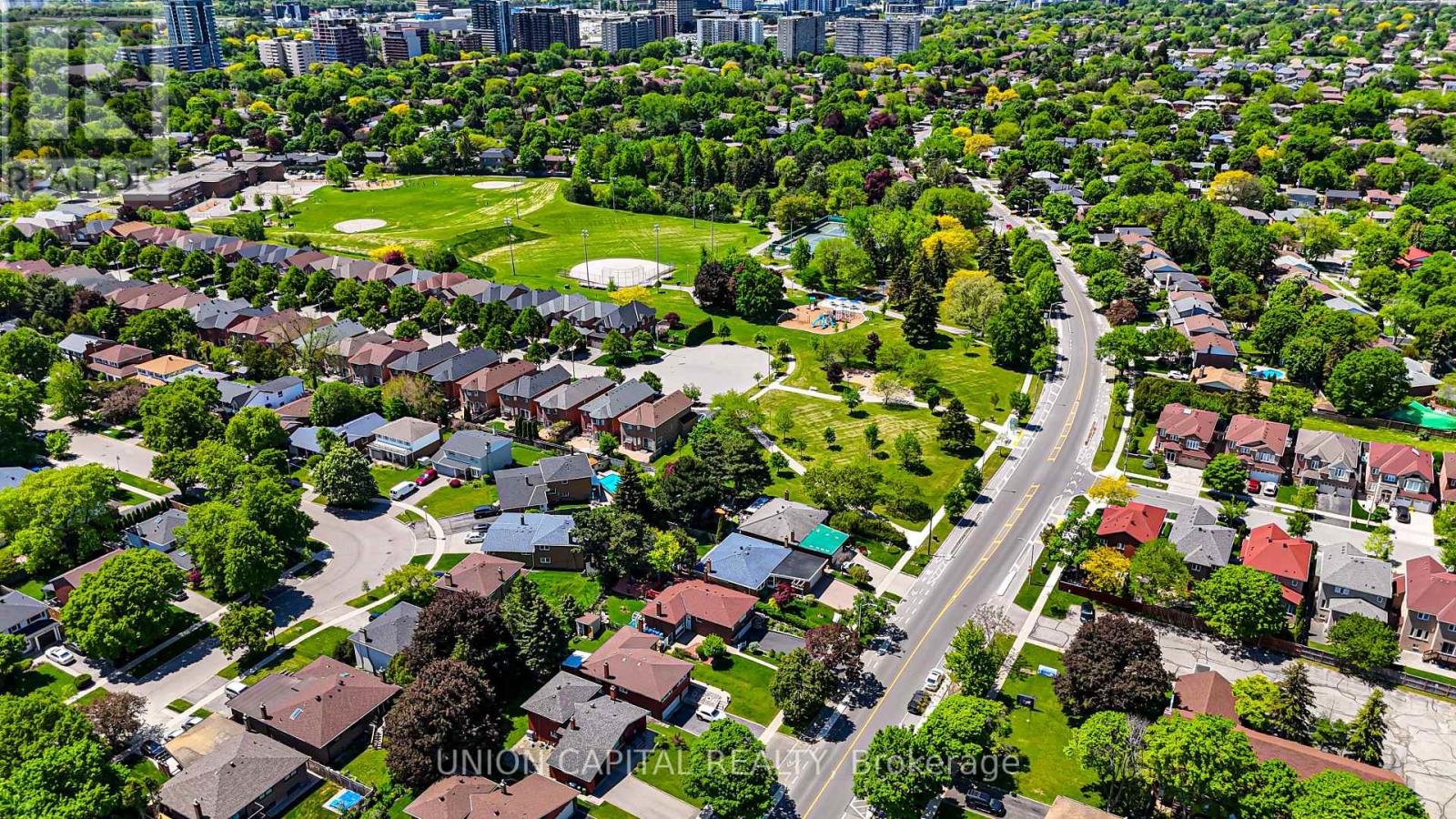 483 HUNTINGWOOD DRIVE - 44