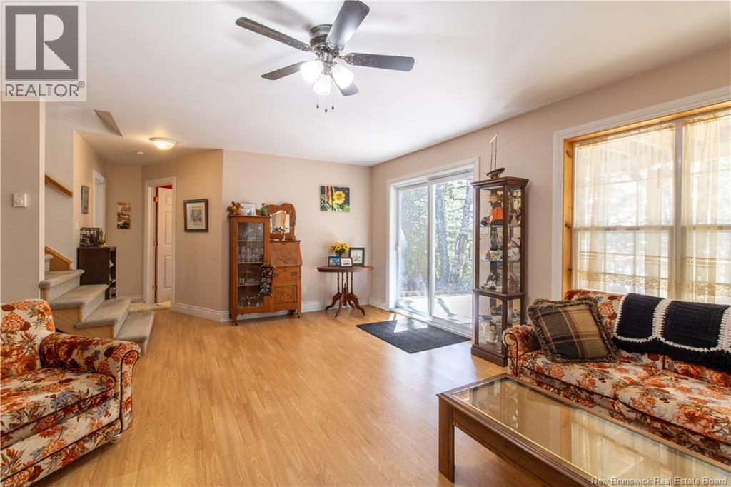 16 Phyllis Lane - Image 20