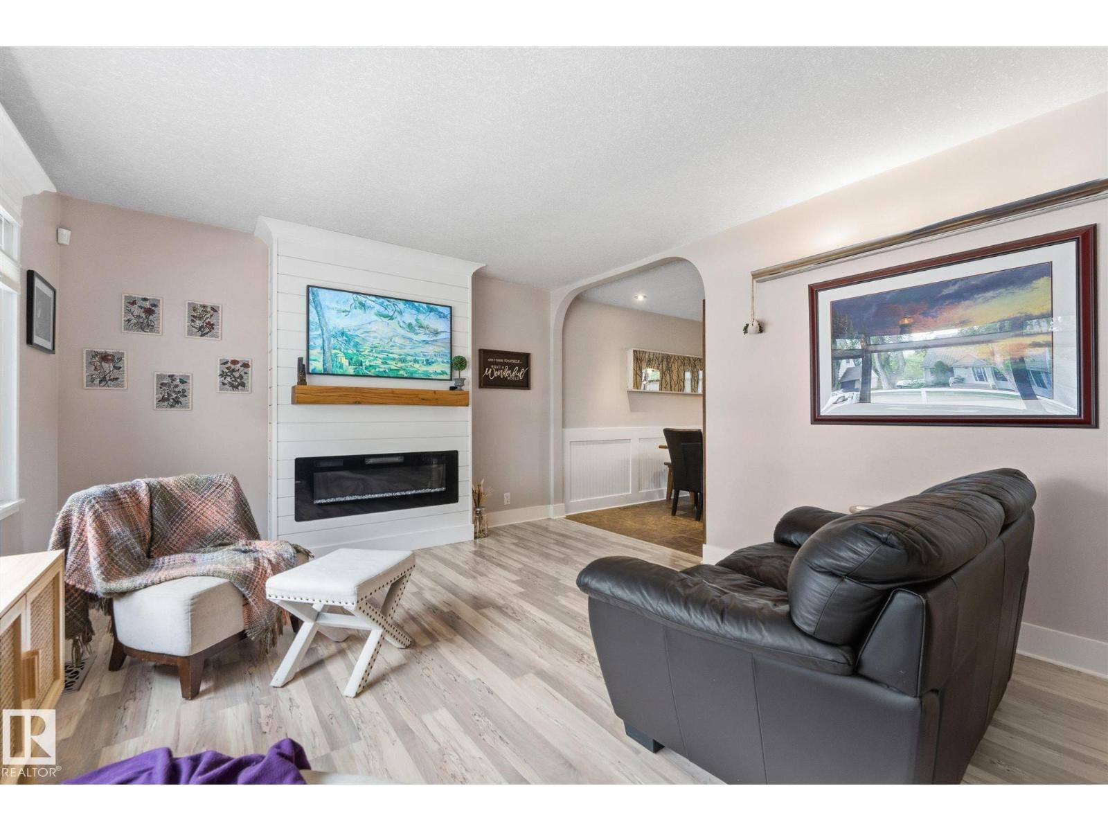 5400 49 ST - 13