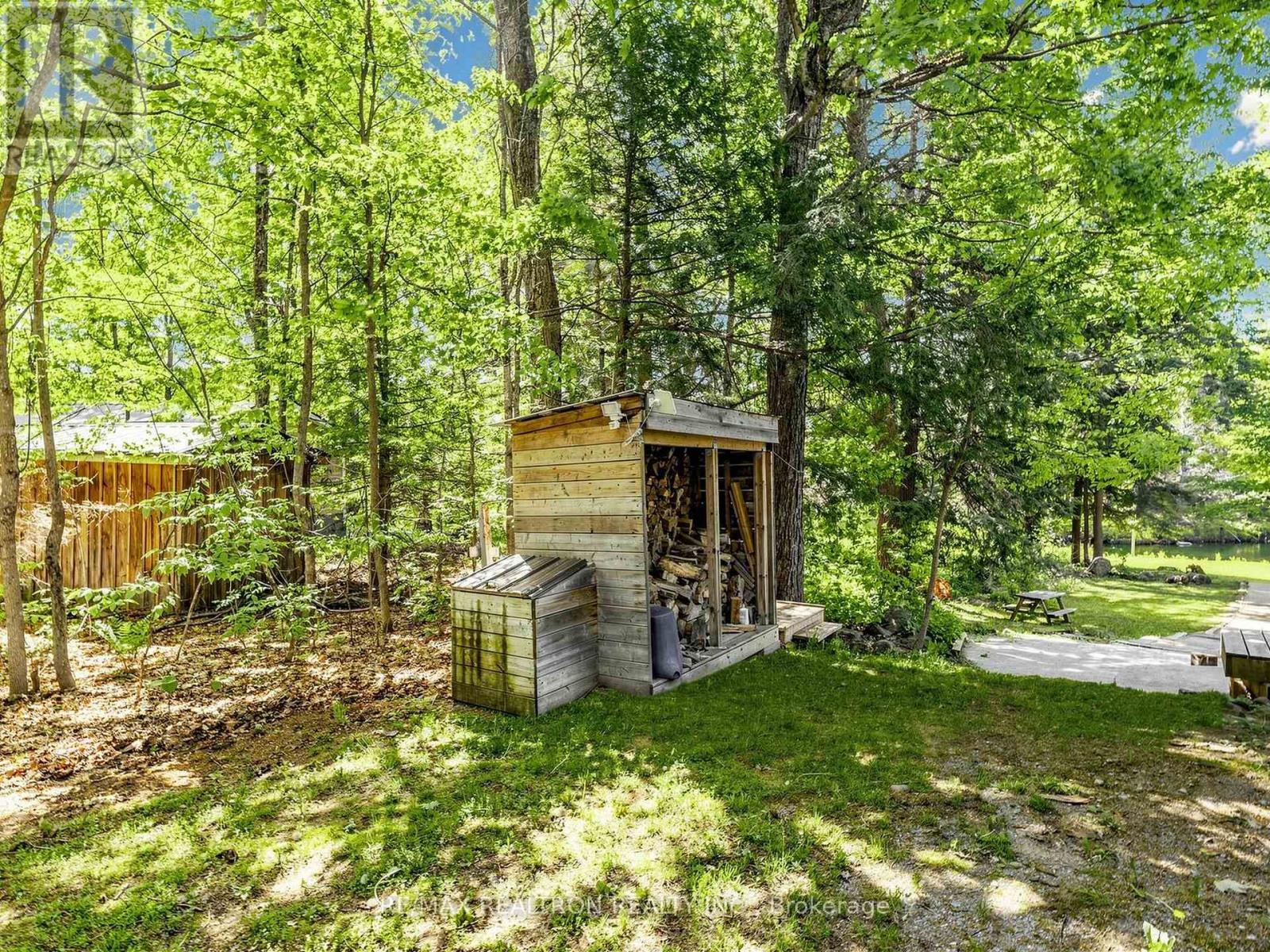 286 EDWINA DRIVE - 34