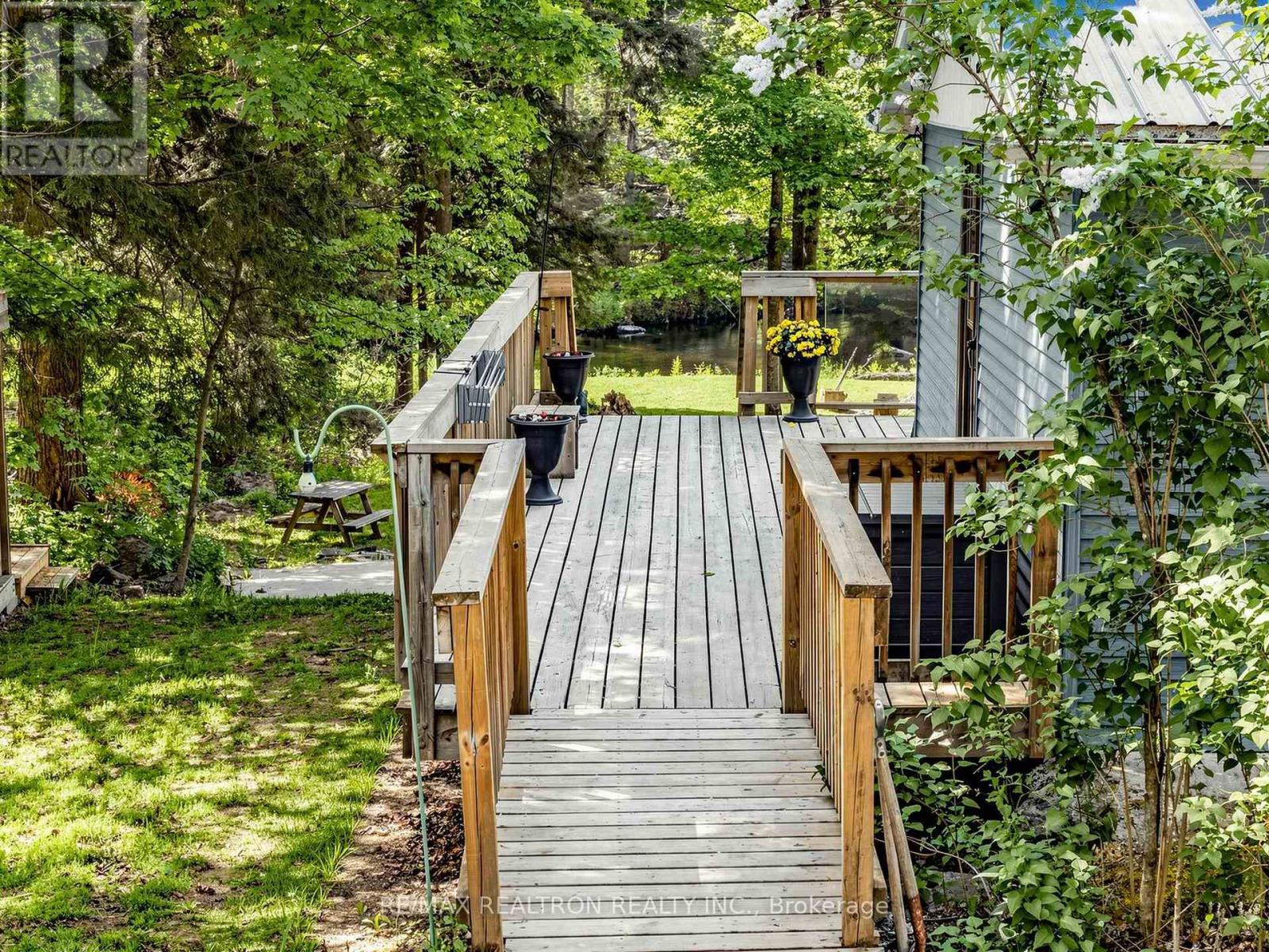 286 EDWINA DRIVE - 13
