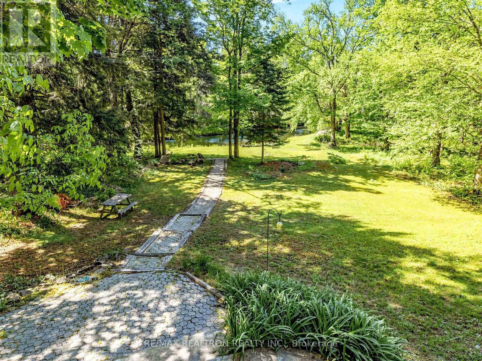286 EDWINA DRIVE - 36