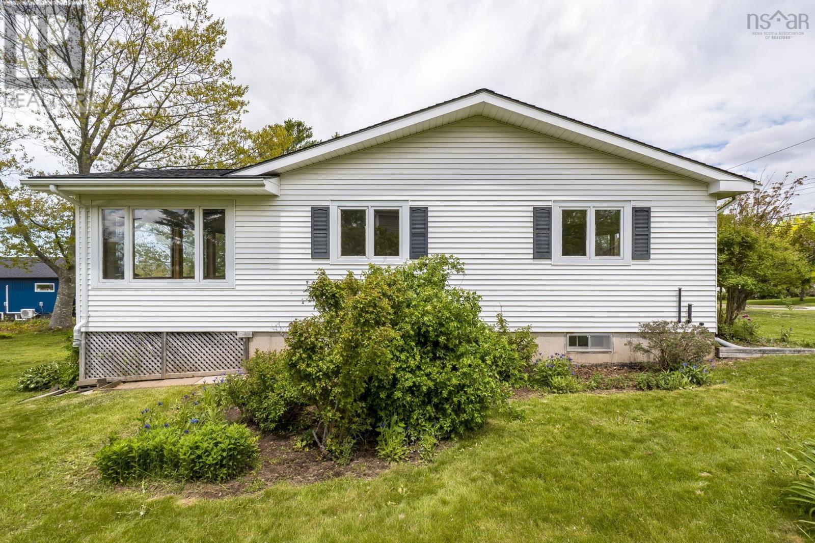 Property 43 of 49 of 46 Kent Avenue