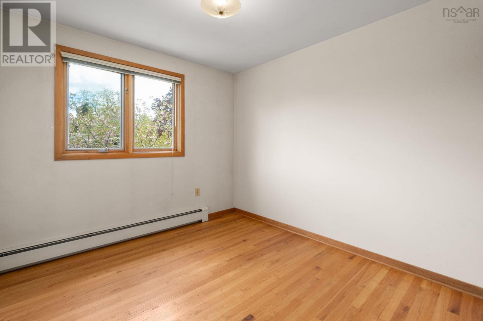 Property 34 of 49 of 46 Kent Avenue