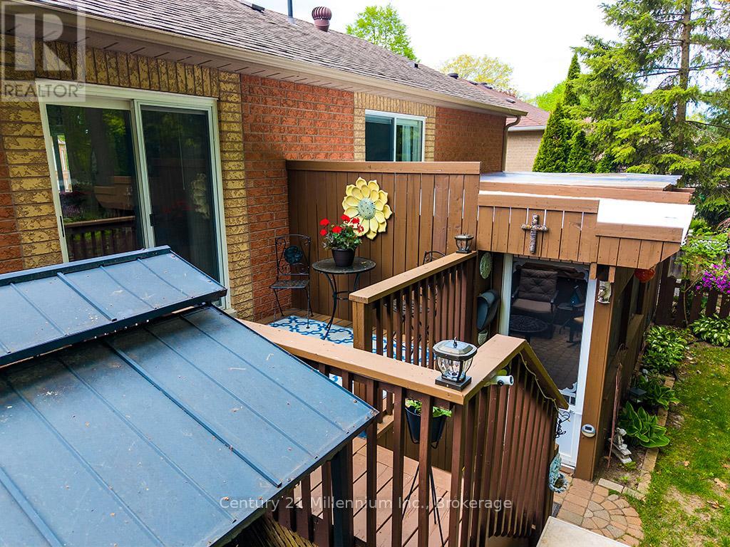 15 BRILLINGER DRIVE - 13