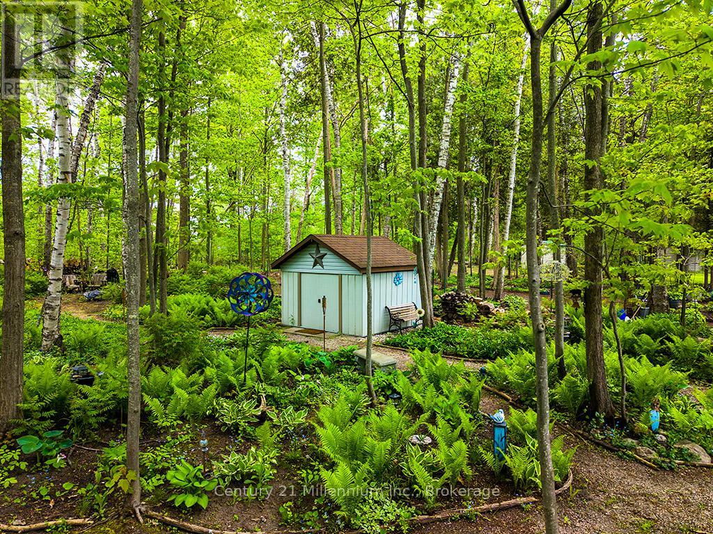 15 BRILLINGER DRIVE - 35