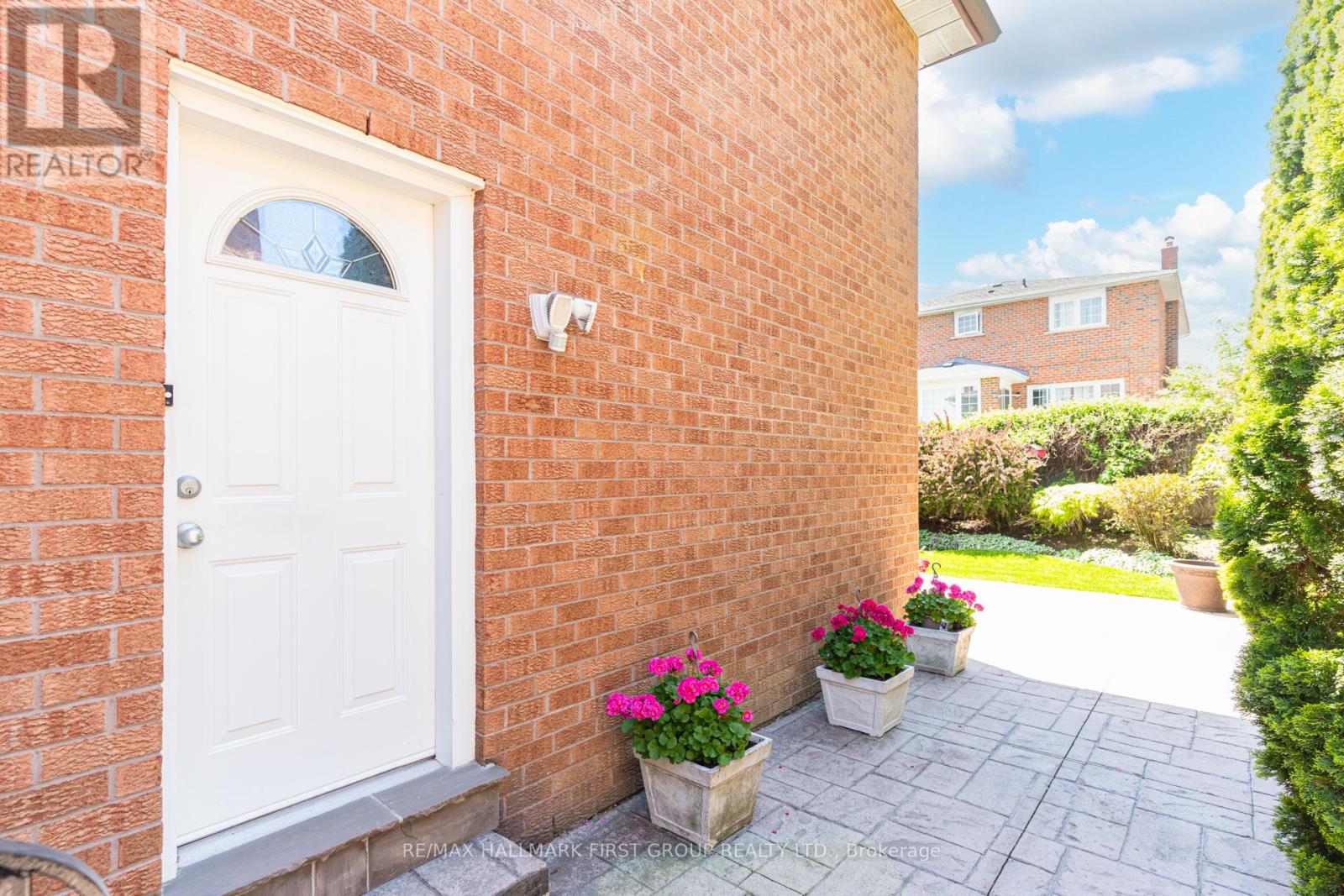 520 MCLEOD CRESCENT - 26
