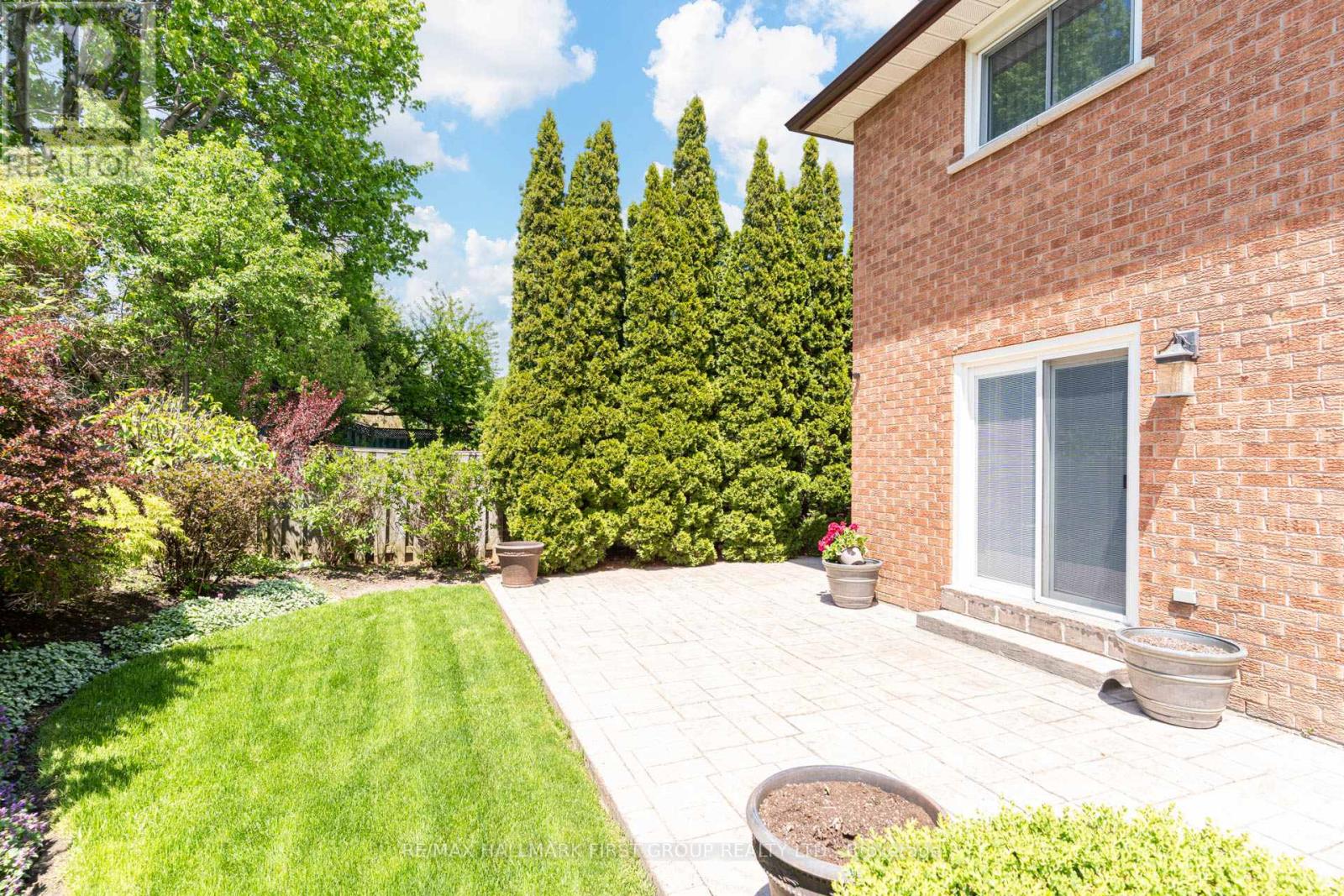 520 MCLEOD CRESCENT - 28
