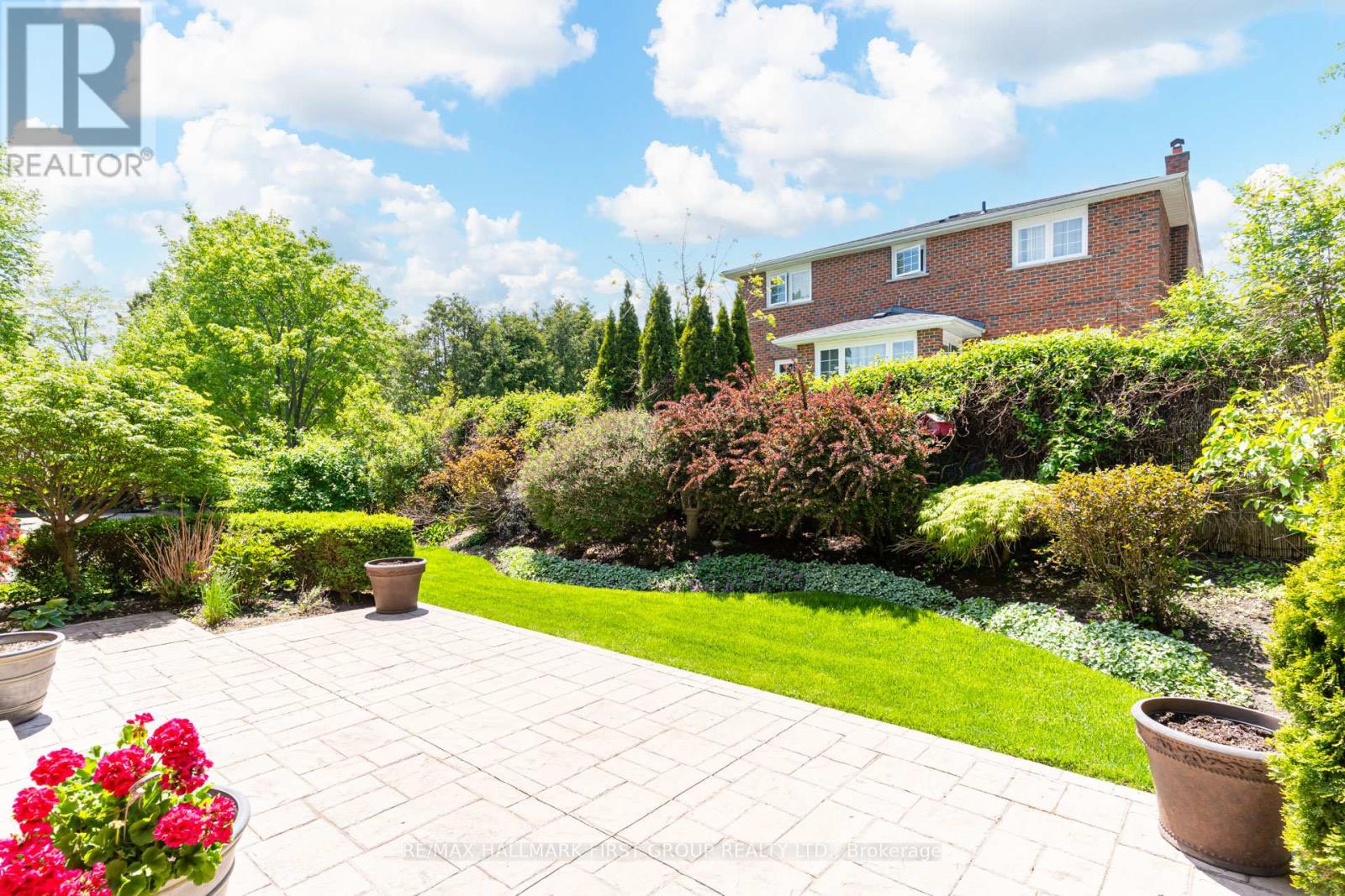 520 MCLEOD CRESCENT - 29