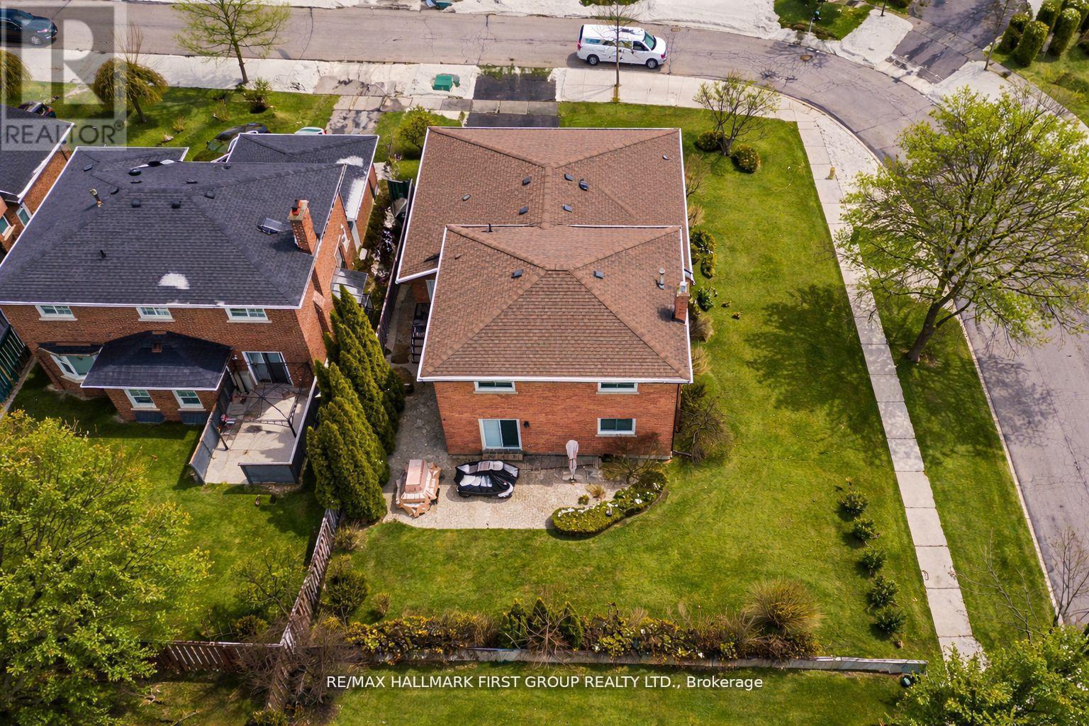 520 MCLEOD CRESCENT - 4