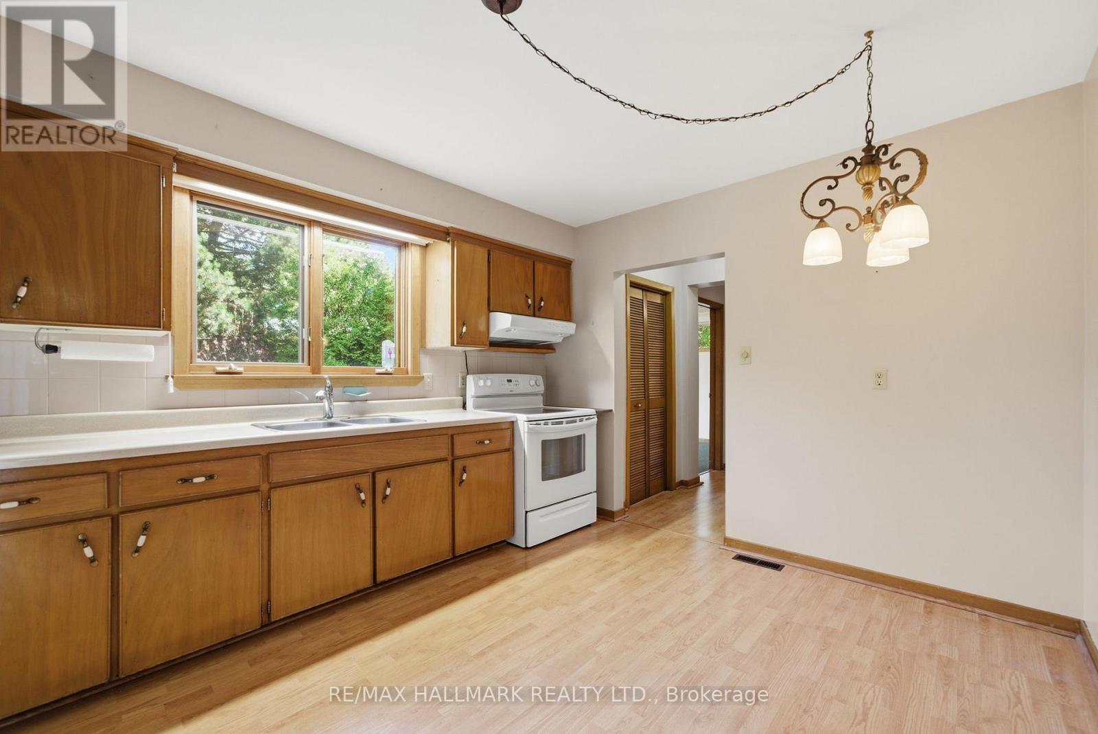 5 BETHUNE BOULEVARD - 15