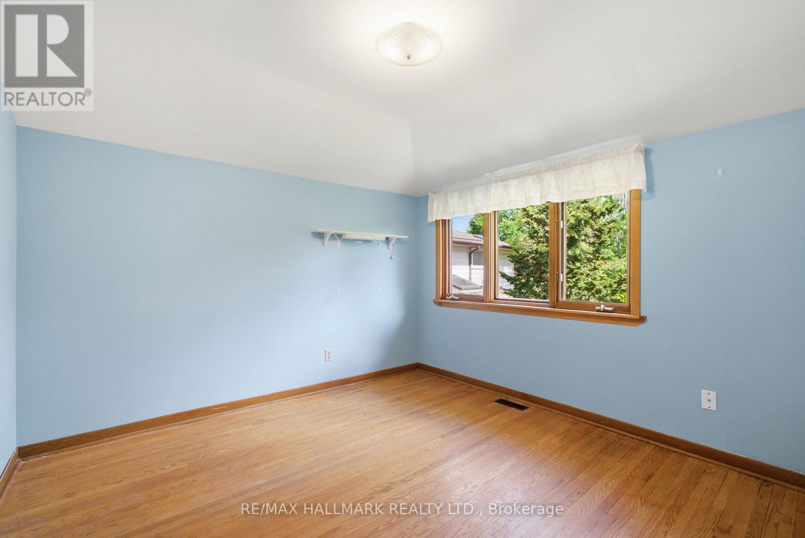 5 BETHUNE BOULEVARD - 25