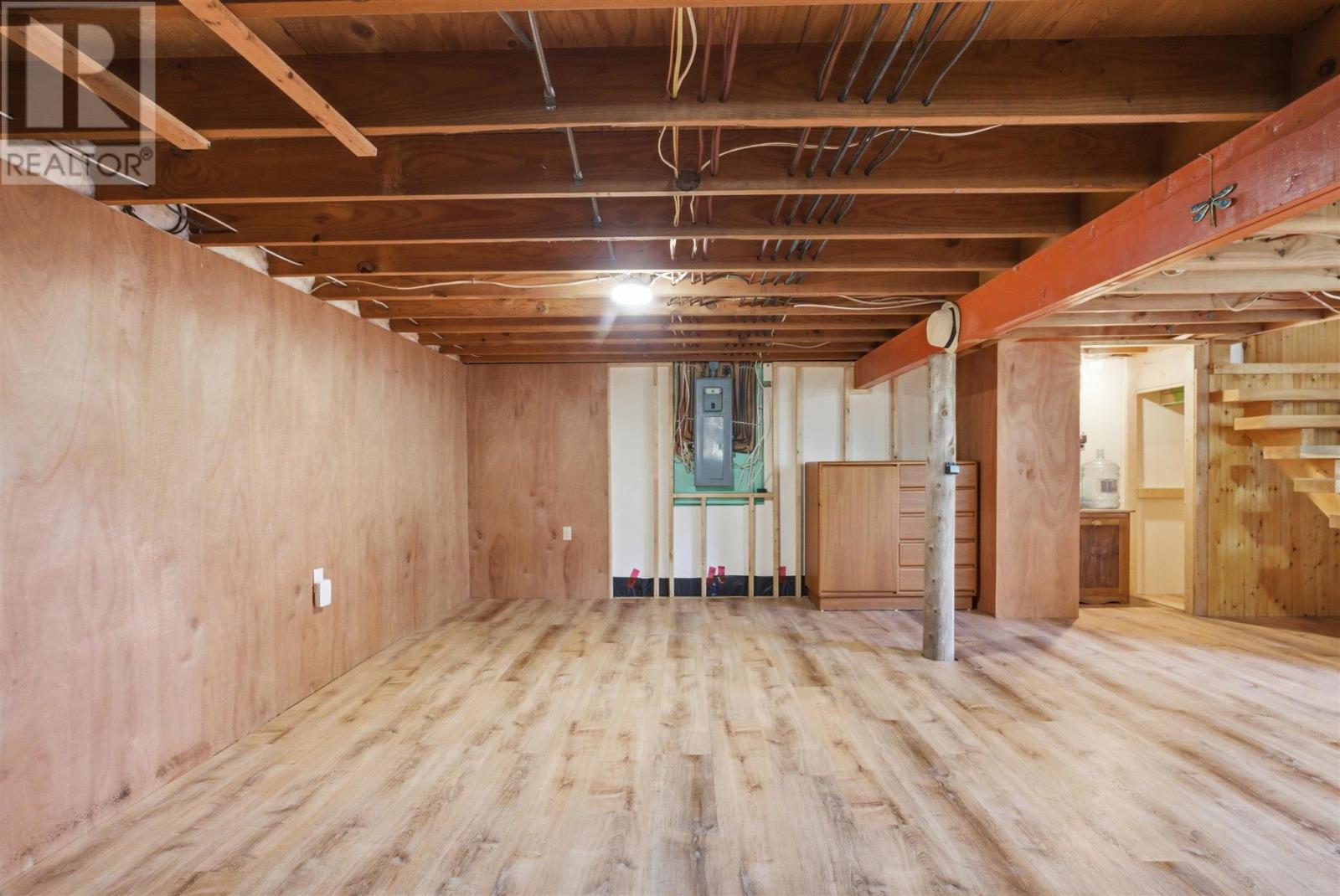 21 Eley RD - 27