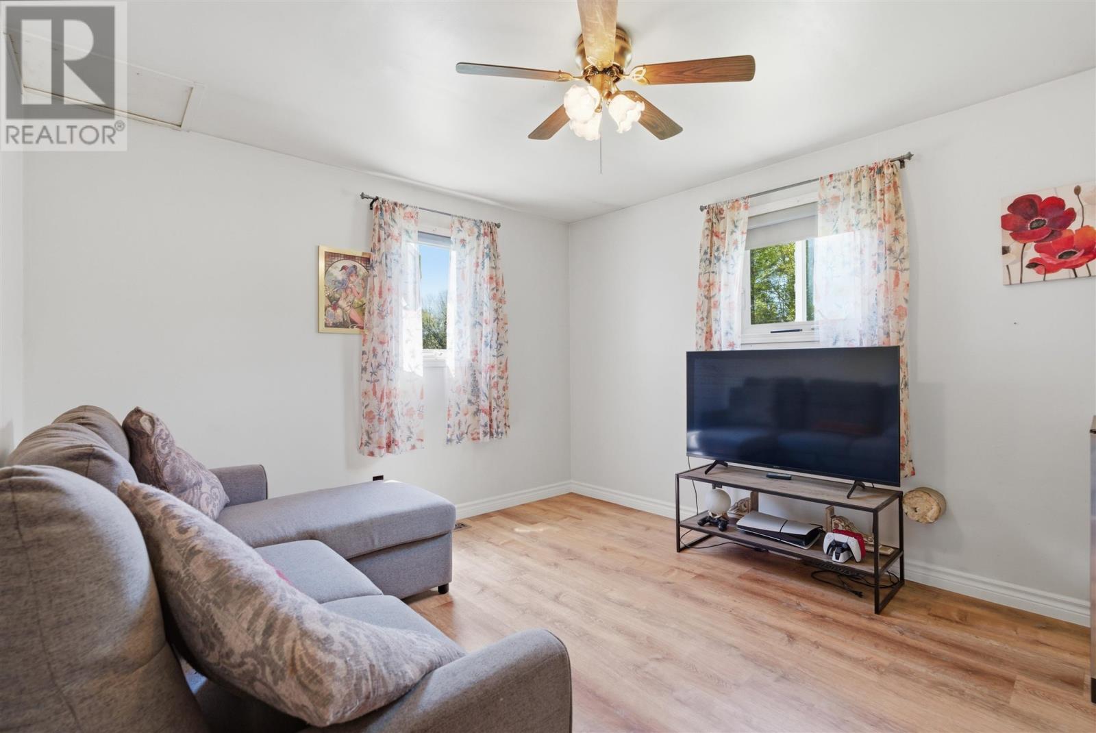 21 Eley RD - 8