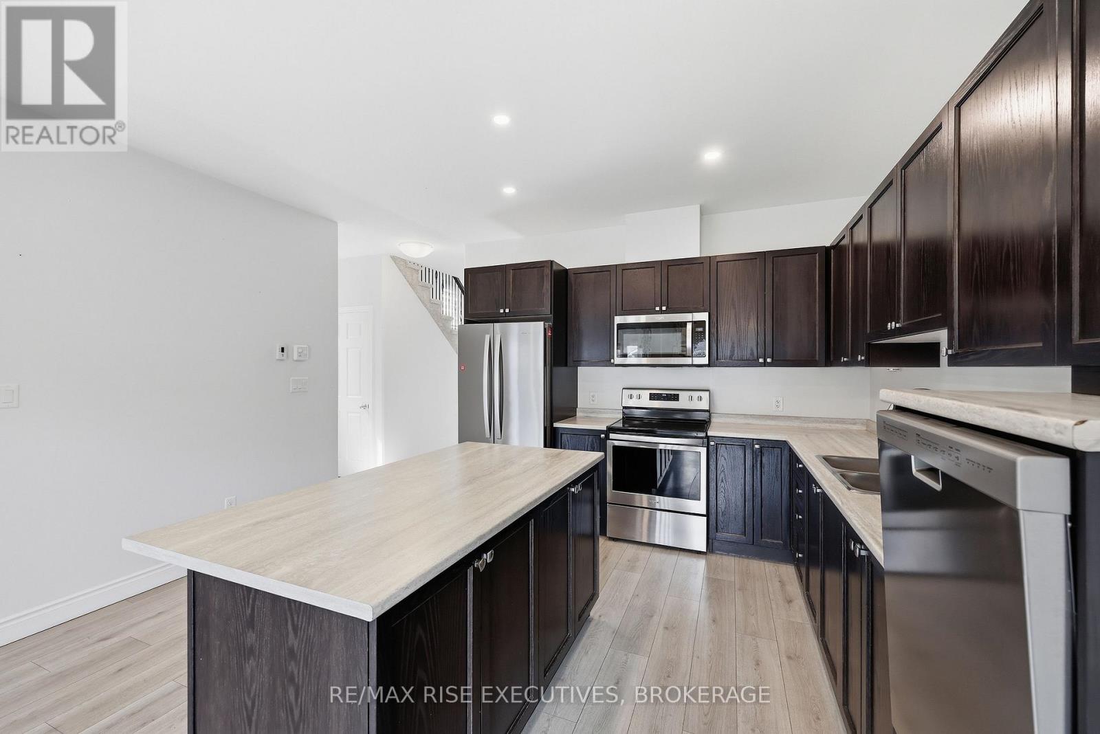 106 HAZLETT STREET - 8