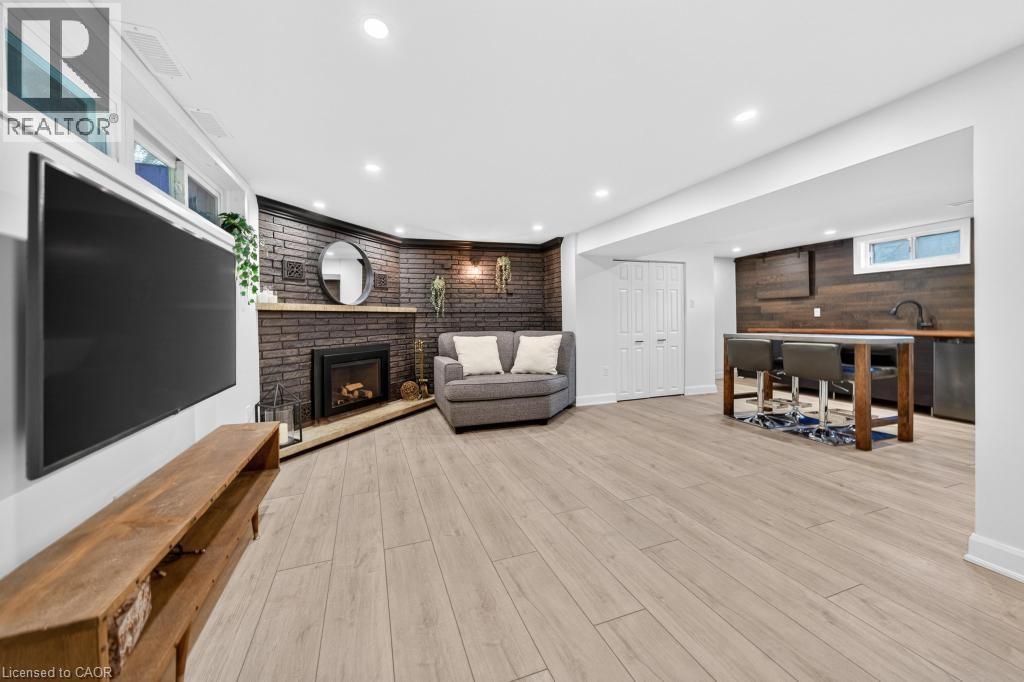 118 WEST 33RD Street - 39