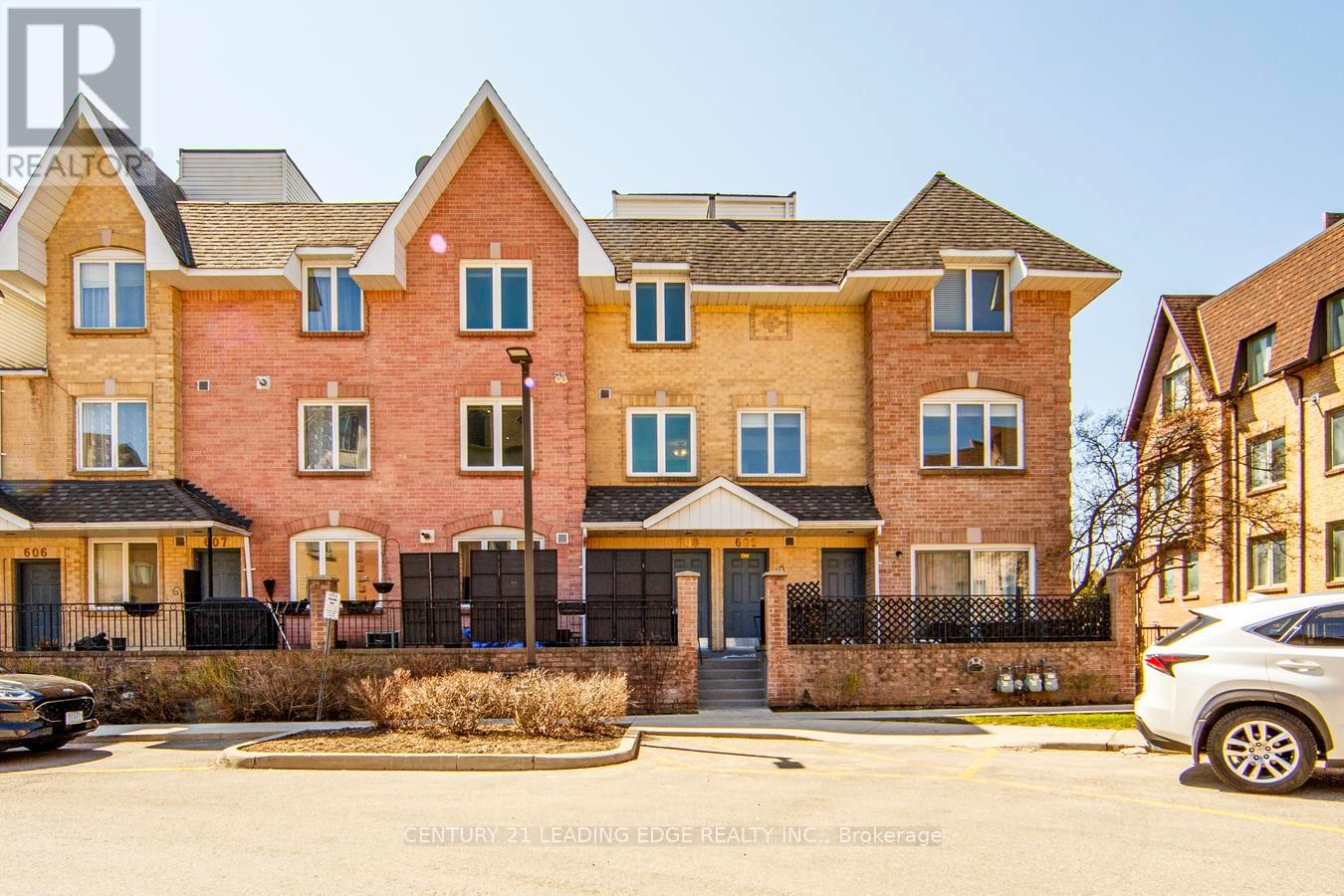 #608 75 WELDRICK ROAD E - 1