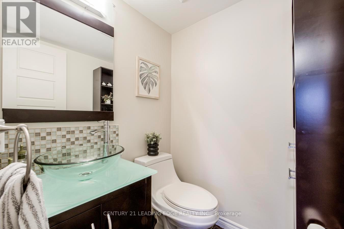 #608 75 WELDRICK ROAD E - 16